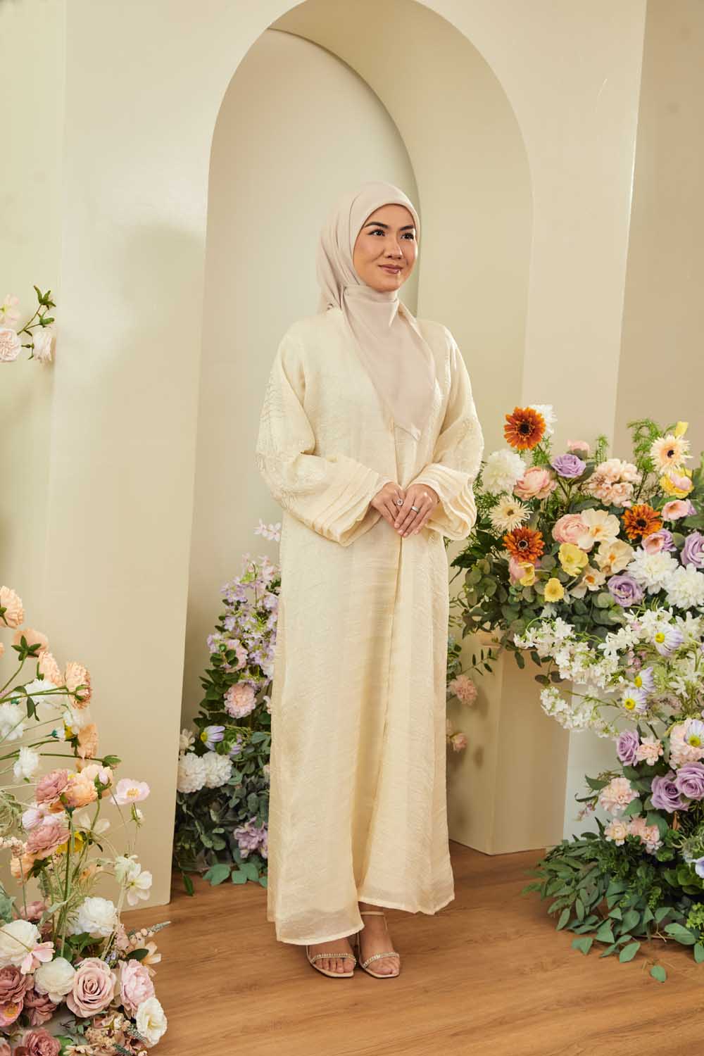 Maleeka Abaya (Light Cream)